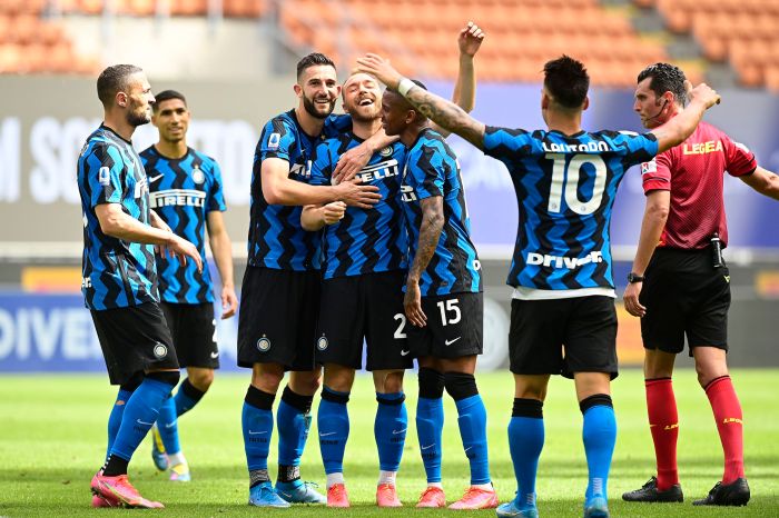 Inter Milan dan MU Berebut Senne Lammen, Harga Naik Gila-Gilaan